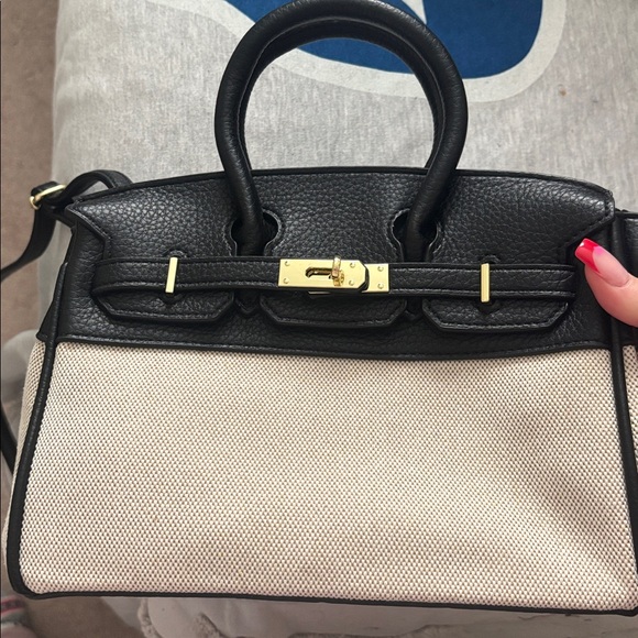 VICI Dalina two toned structured bag- new with tags & strap - Picture 8 of 8